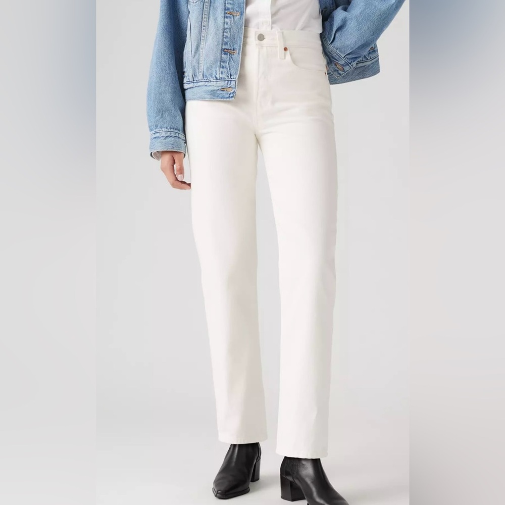 Levi's Women's Cream Wedgie Straight Leg Jeans - Picture 1 of 12